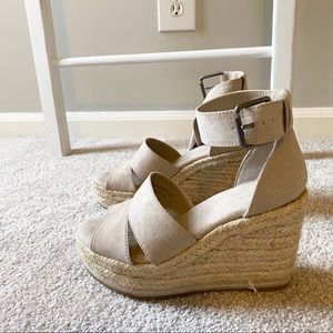 Universal thread wedges size 6.5, new with tags